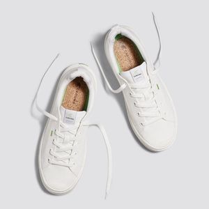 Cariuma IBI Low Off-White Knit Sneakers